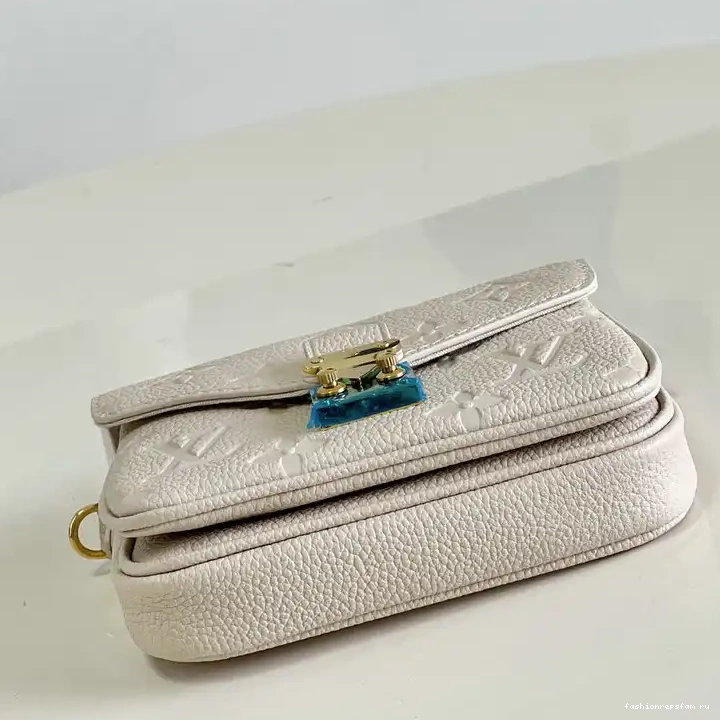 Fashionrepsfam ru LV Bag 2205YA0004 0527